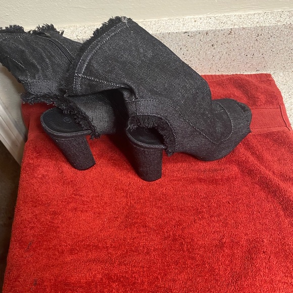 Black Denim   Distressed Booties boots - Picture 8 of 11